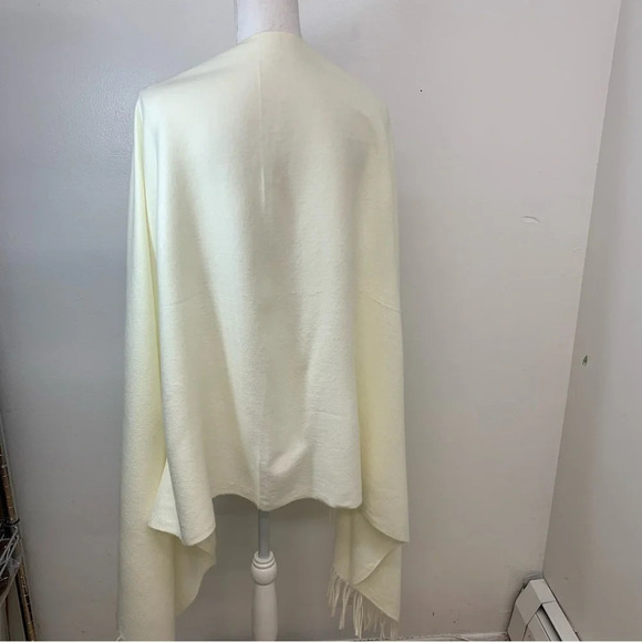 Pretty Persuasions Scarf Wrap Shaw  Cream Fringe Boho Soft‎  Cozy  28"X 72" - Picture 3 of 6
